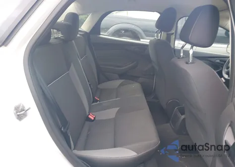 2013 Ford Focus S z USA, uszkodzony, nr VIN 1FADP3E24DL237500